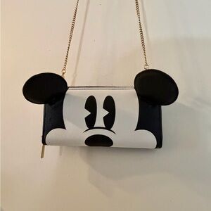 Disney Mickey Mouse Crossbody purse/wallet – Black & White – Chain Strap
